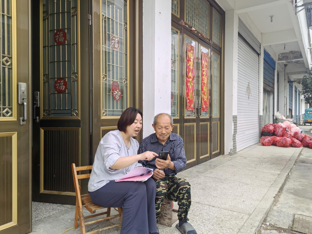 雙柳村積極推進土地二輪延包網(wǎng)簽工作，為鄉(xiāng)村振興注入新活力