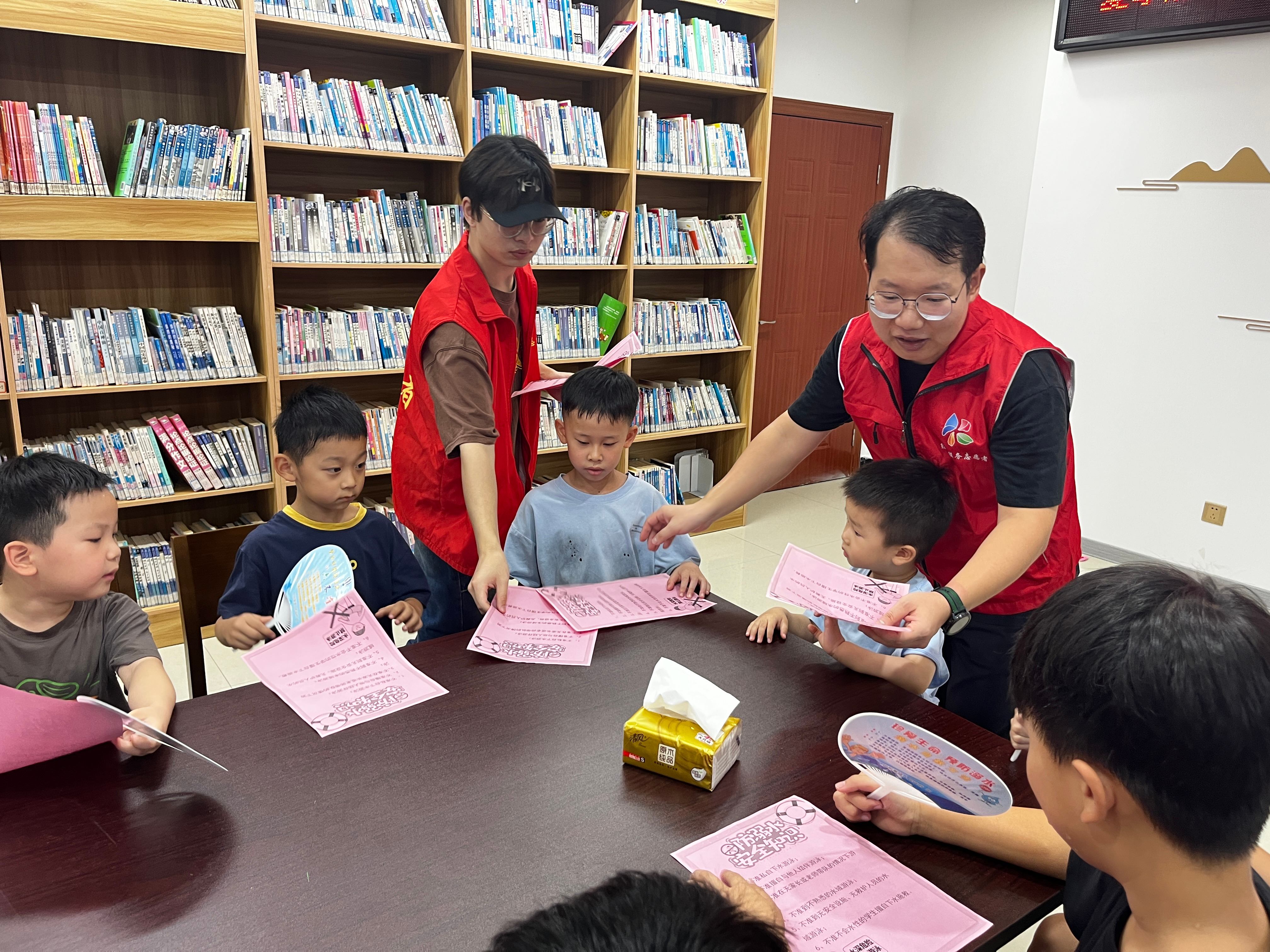 仁和集鎮(zhèn)：文明綠書簽 護(hù)苗助成長