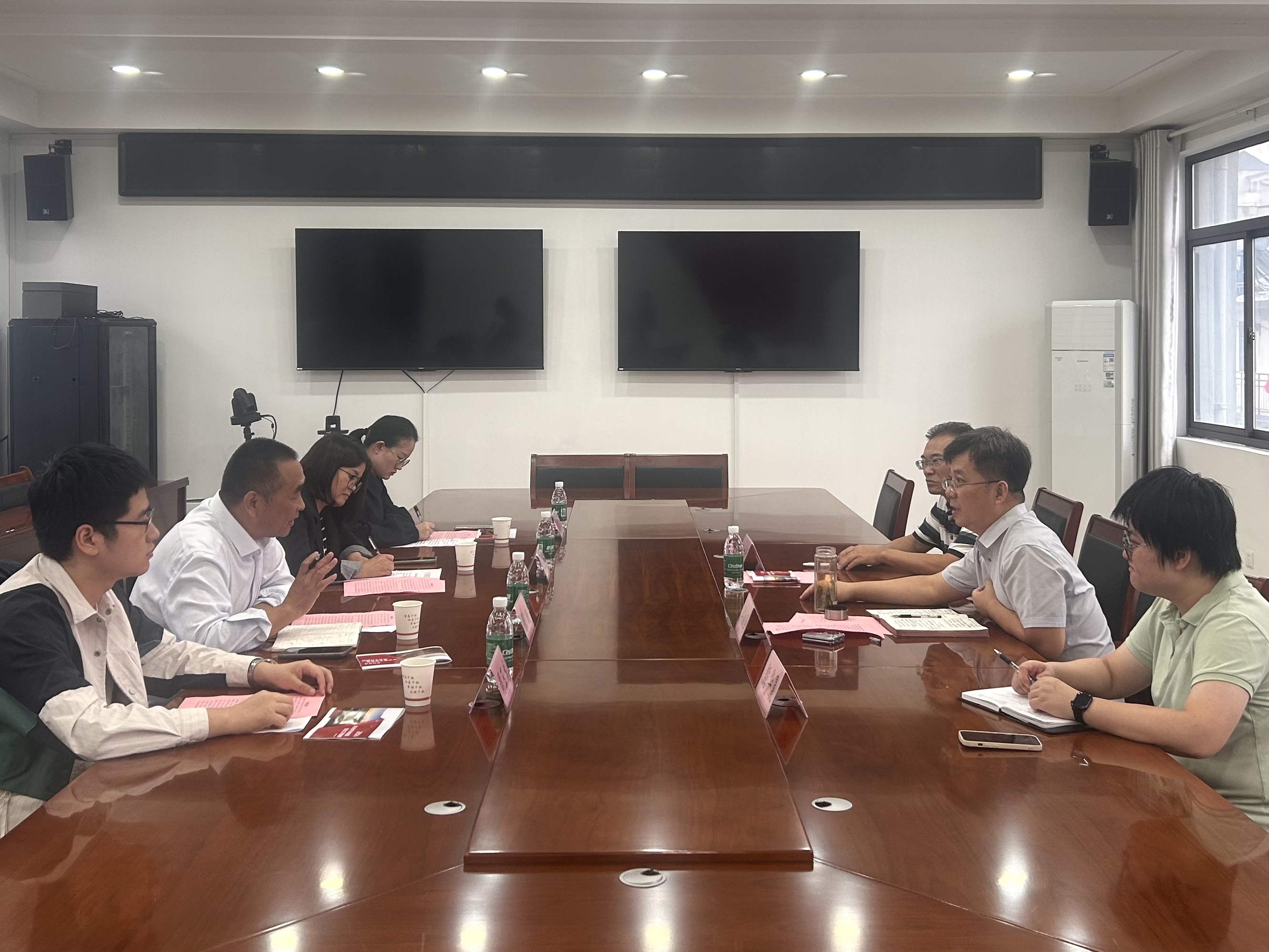 異地跟班促交流 攜手共進(jìn)謀新篇——千秋街道召開蕭縣龍城鎮(zhèn)干部跟班學(xué)習(xí)見面會