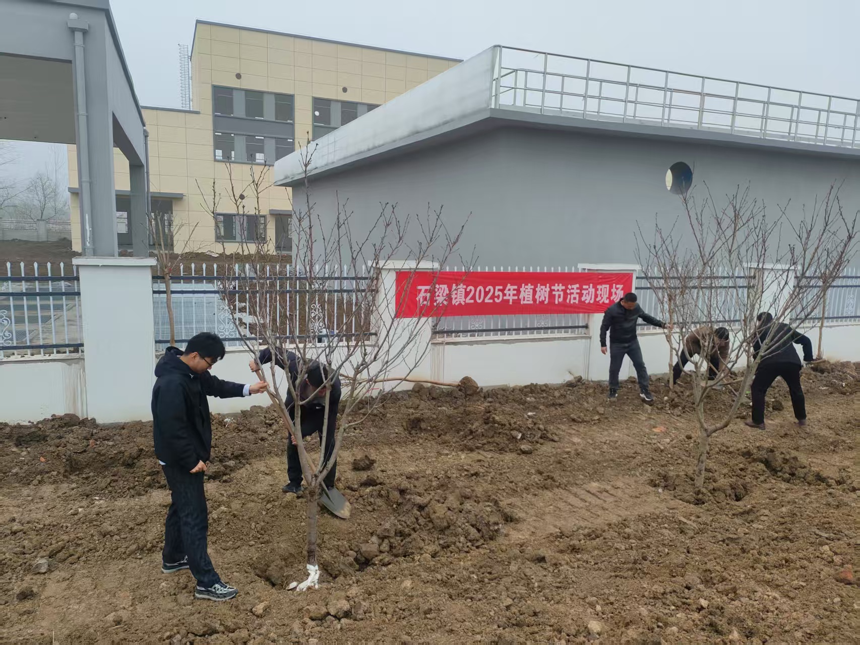 石街社區：“植”此青綠，共赴春天之約