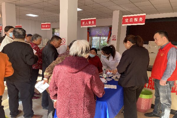 石梁鎮石龍村：愛心義診暖人心，健康守護零距離