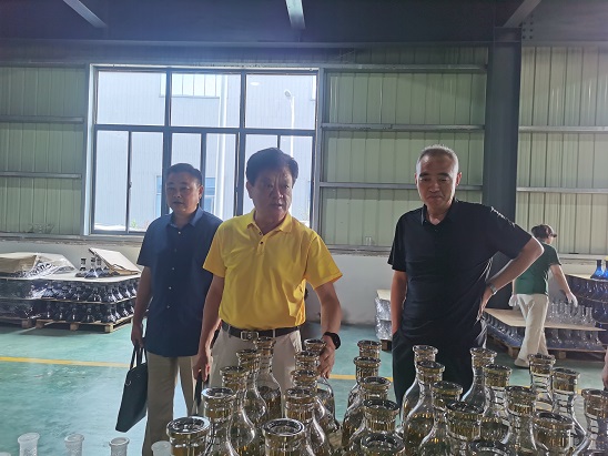 天長市關工委來石梁鎮開展“百企幫百村”工作調研