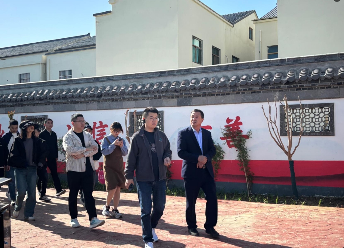 觀沿湖發展亮點 拓石臺振興思路 —— 石臺縣干部參觀銅城鎮沿湖村