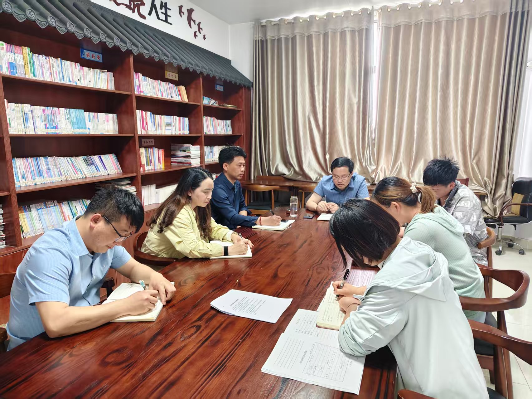 銅城鎮五燈村召開村干部會議，傳達鎮會議精神并布置當前工作