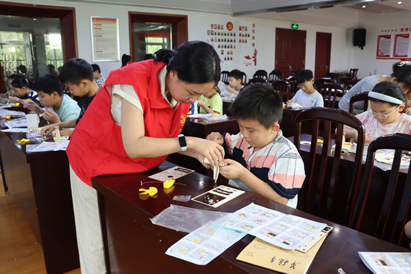 銅北村開(kāi)展暑期科學(xué)手工活動(dòng)課