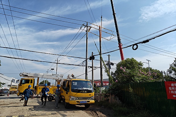 烈日下的“電力護航”，助力和美鄉村建設