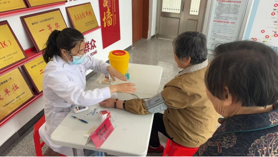 情暖社區 健康同行——楊村社區聯合偉業醫院開展免費義診活動