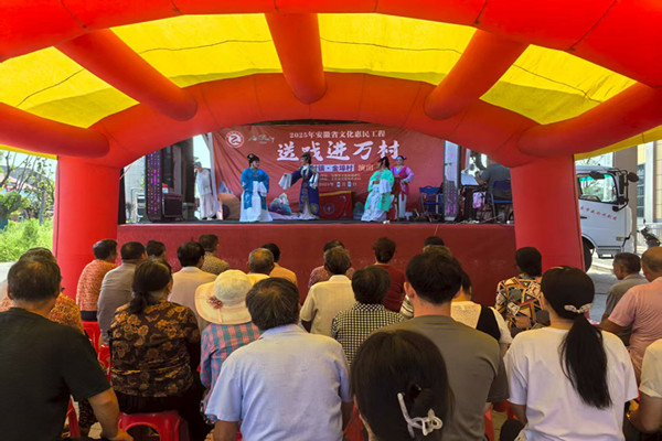 楊村鎮金埠村：鑼鼓響田間 好戲暖民心