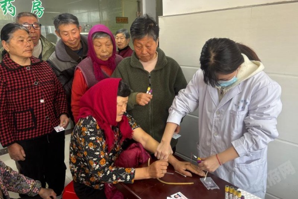 永豐鎮：群眾有“醫”靠 服務零距離 ——民生社區開展“家庭醫生”履約服務活動