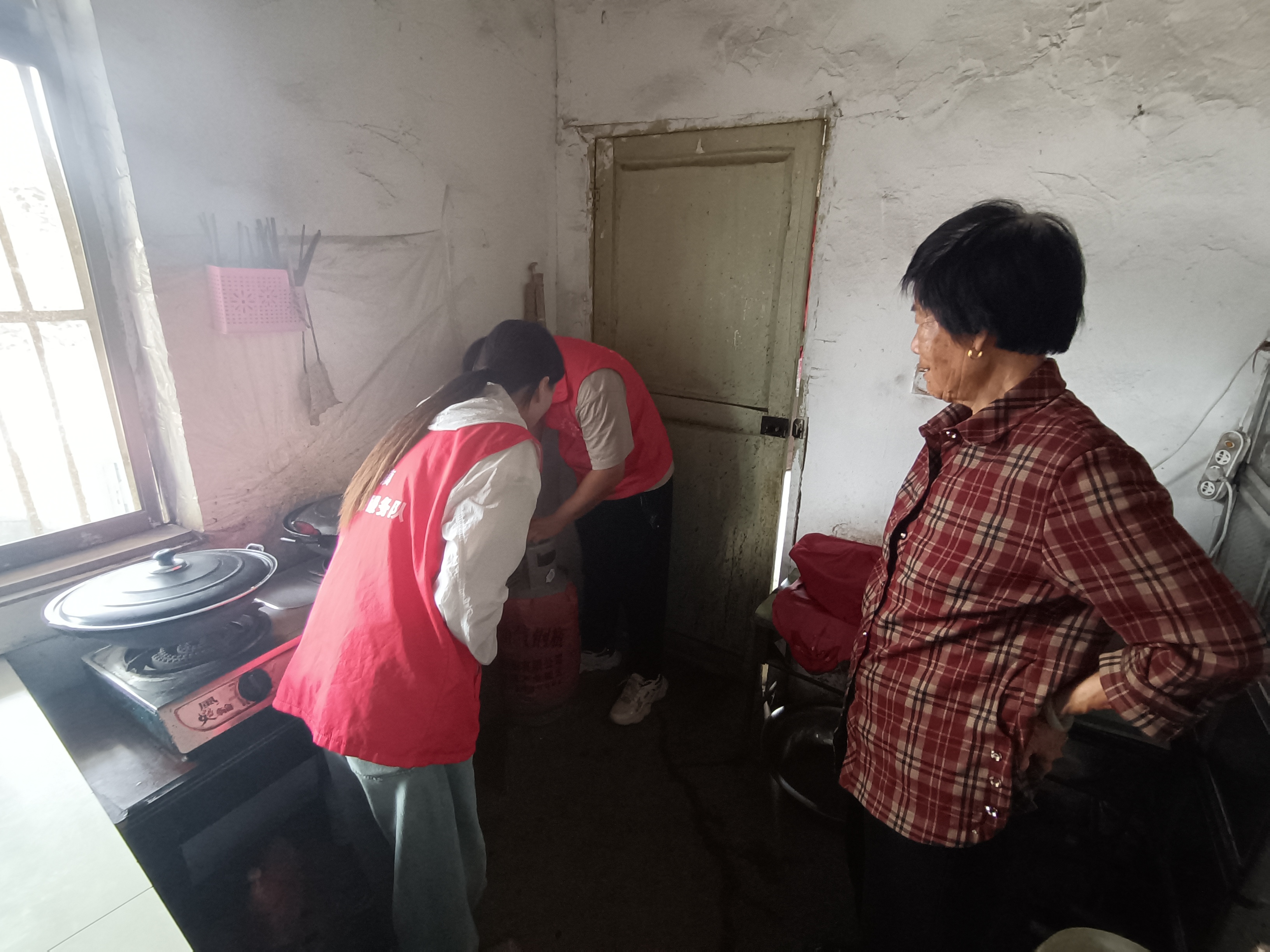 永豐鎮雙廟村： 節前安全排查“不打烊”，筑牢村民平安線