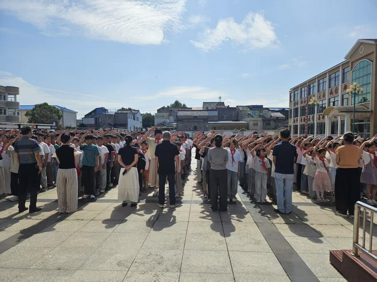 黨建引領鑄師魂，教師節里頌恩師 —— 關塘九年制學校開展特色教師節黨建活動