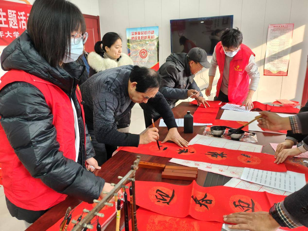 張鋪鎮(zhèn)老年學(xué)校：墨香迎春，福滿社區(qū)